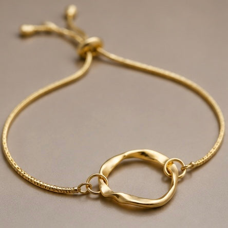 Minimalist Gold Circle Bracelet – Adjustable Everyday Jewelry